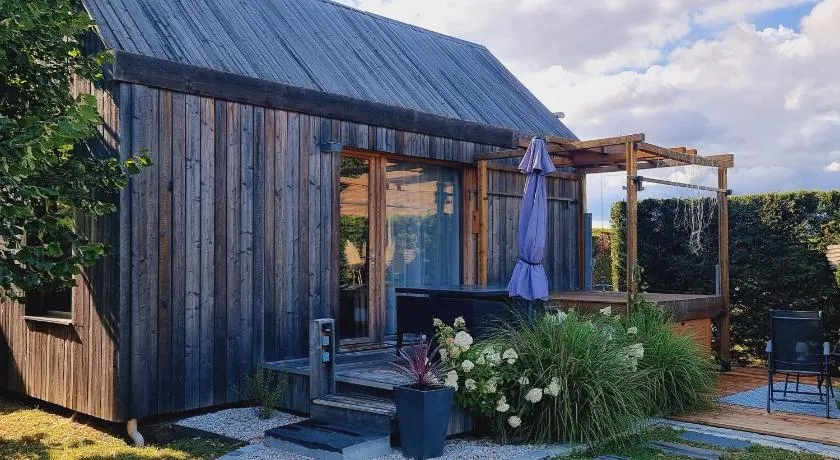 LE COTTAGE BARBIZONNAIS avec jacuzzi privé à partir de 10 ans - Image 1