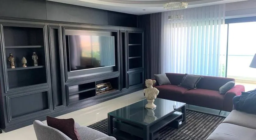 Luxury penthouse with amazing sea view first row - Image 1