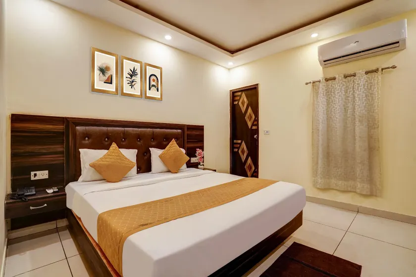 Hotel Grand Lawson IGI Airport - Image 1