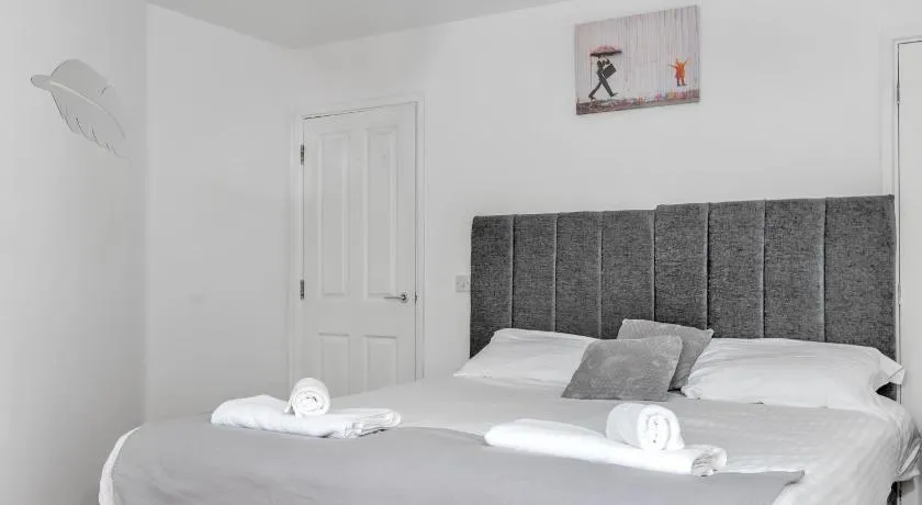 Cosy One Bedroom Apartment - Image 1
