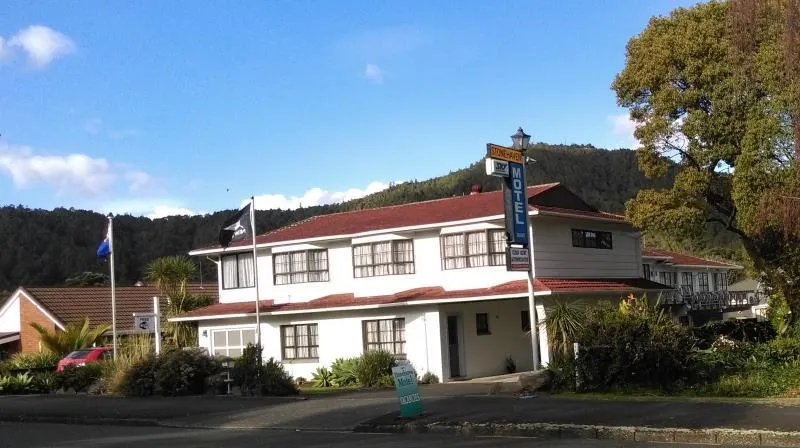 Stonehaven Motel - Image 1