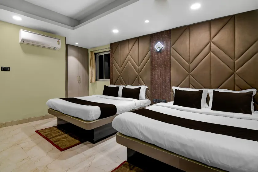 Hotel O KOLKATA SEVEN INN LLP - Image 1
