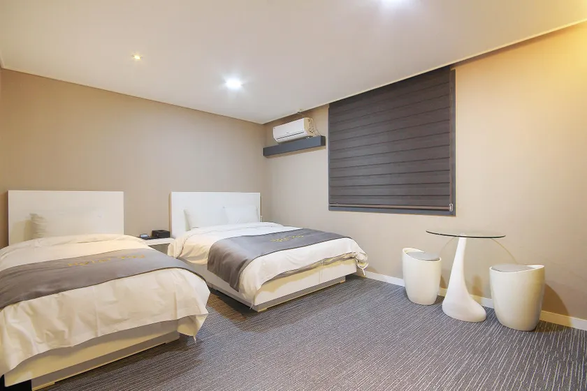 Yeosu Hotel YOU - Image 1