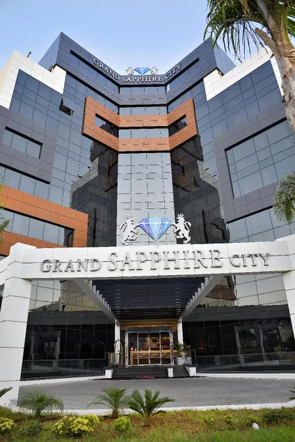 Grand Sapphire City Hotel - Image 1