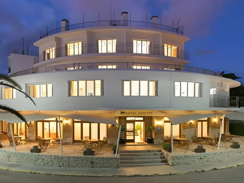 Hotel Cenit & Apts Sol y Viento - Image 1