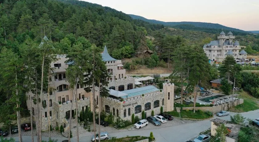 Valentina Castle - Image 1