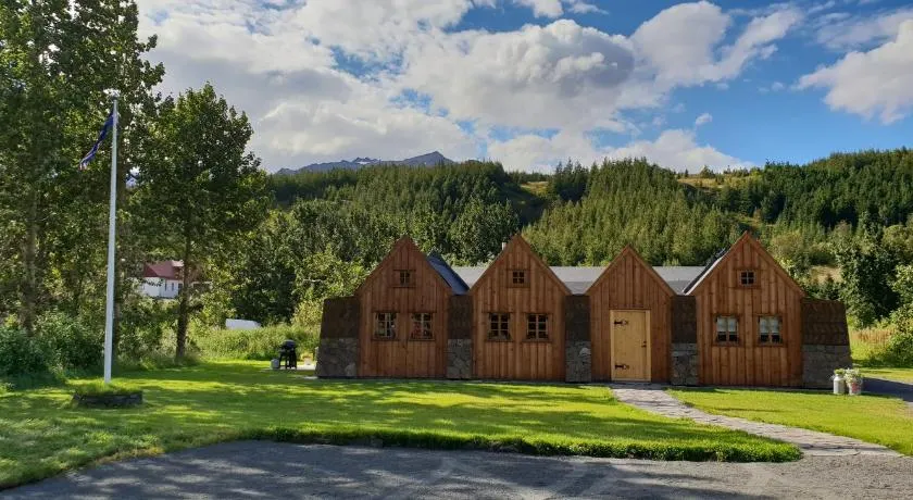 Íslandsbærinn /Old Farm - Image 1