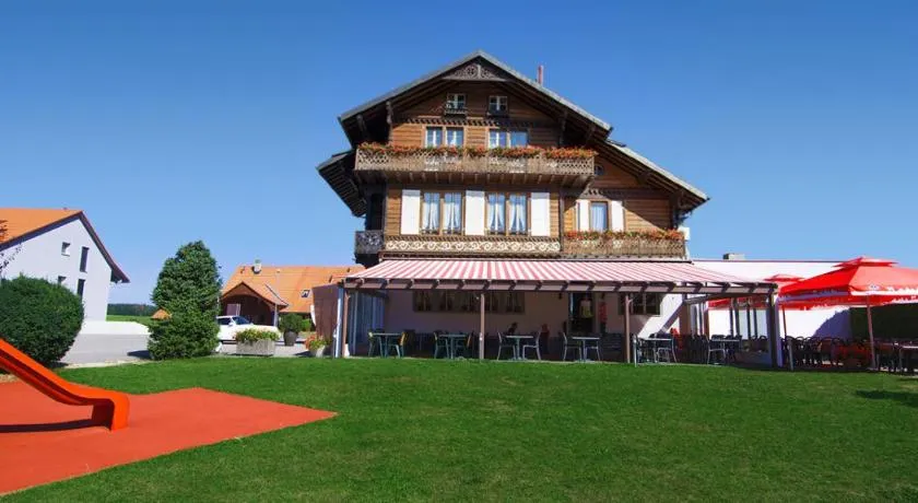 Hôtel - Restaurant Le Manoir - Image 1