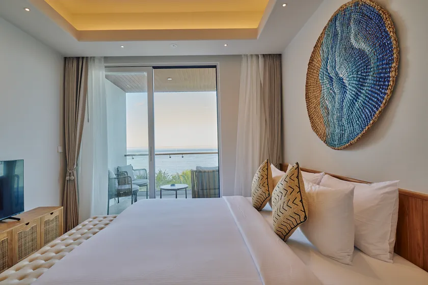 Stone Beach Club - Image 1
