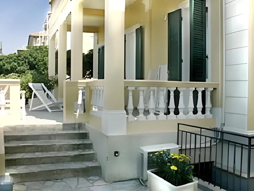 Villa Liberty with Private Beach - Image 1