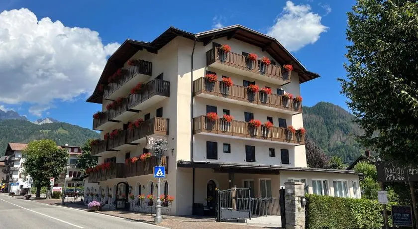 Albergo Dolomiti - Image 1
