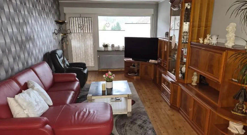Schöne 3-Zimmer-Wohnung mit Balkon - Image 1
