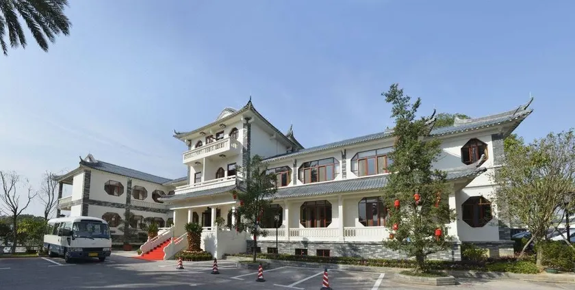 Huizhou Hotel - Image 1