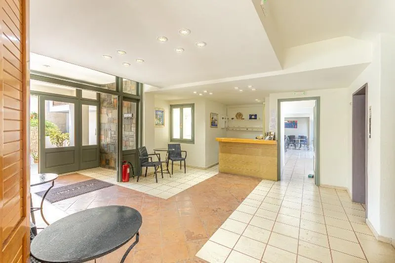 Athina Inn - Image 1