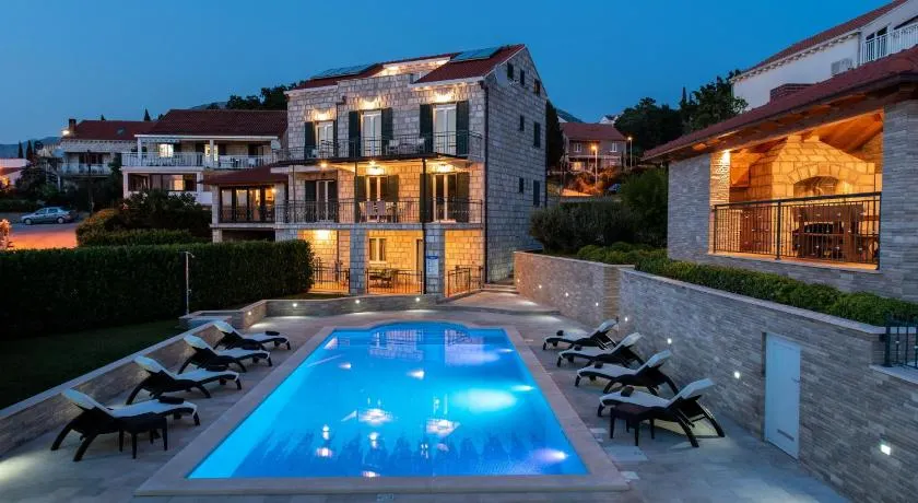 Apartments Sutalo - Image 1