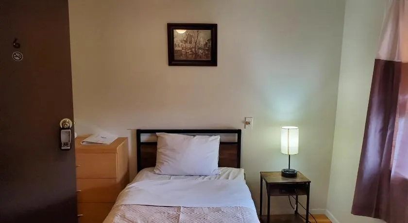 Le1226-Apartment with Free WIFI and Parking - Image 1