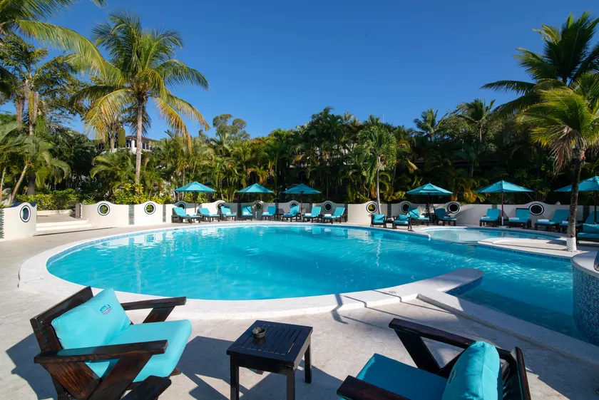 Lifestyle Crown Residence Suites - Image 1