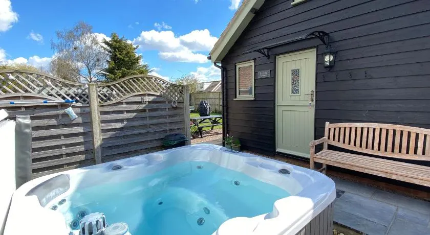 Saving Grace with private hot tub - Image 1