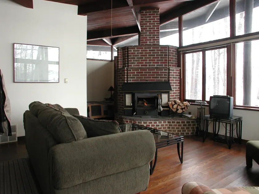 Huddleson Court - Image 1