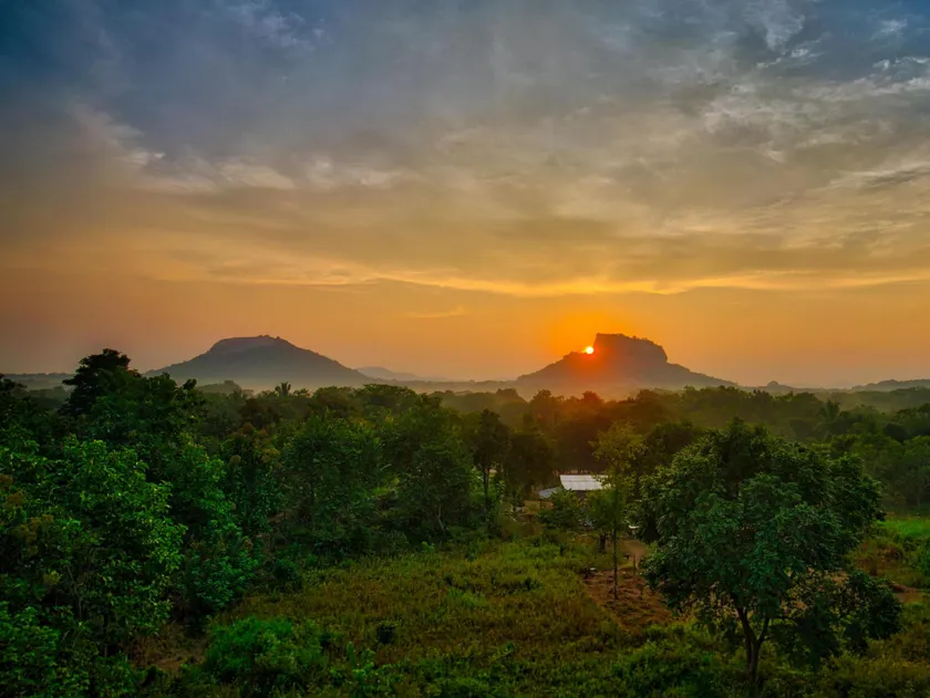 Choona Lodge 'view of sigiriya & pidurangala with sunrise' - Image 1