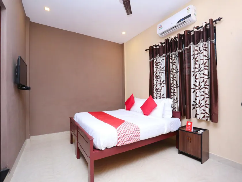 OYO 4706 Chalil Residency - Image 1