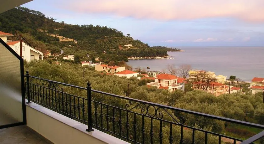 Golden Beach Inn - Image 1