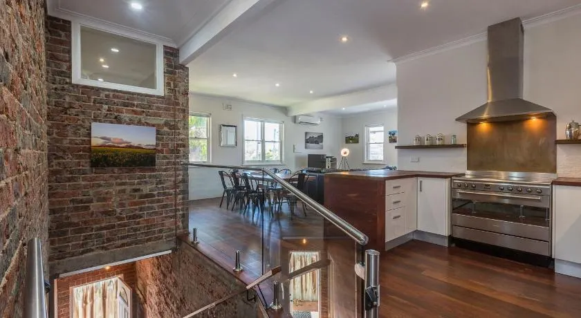 UrbanStyle Claremont Apartment - Image 1
