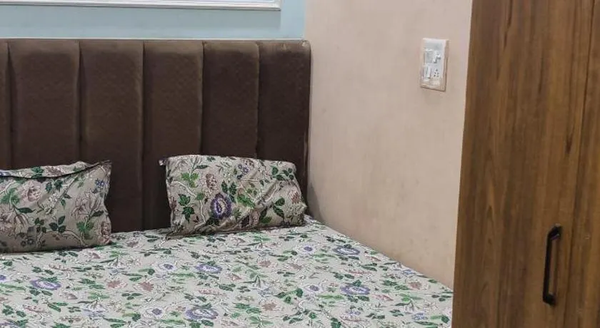 Madhav guest house - Image 1