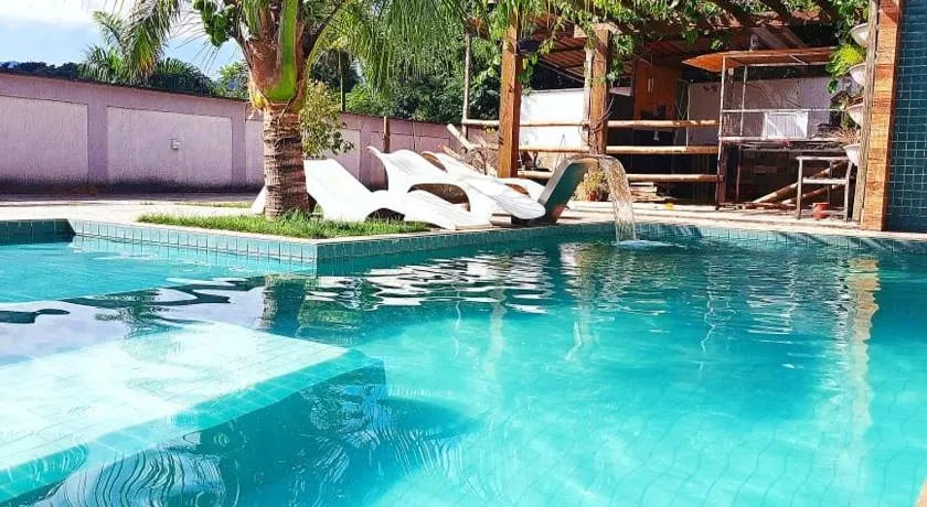 Casa com piscina e muita tranquilidade - Image 1