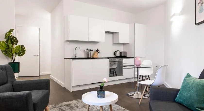 Abbott House by Viridian Apartments - Image 1