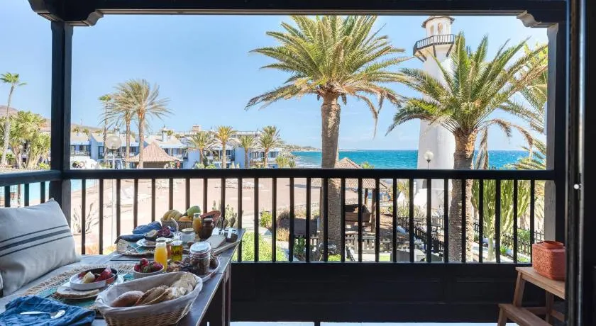 Luxury Beach - Heated pool & Beachfront access - Image 1