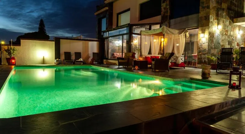 CHALET CON PISCINA PRIVADA EN MAZAGÓN - Image 1