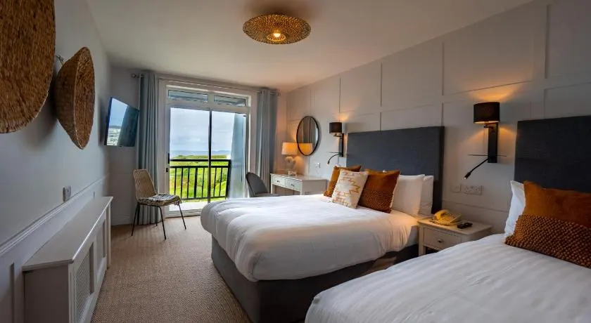 The Cliff House Hotel - Image 1