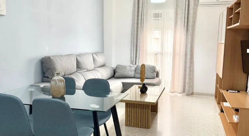 Apartamento entero a 10 minutos en coche de Sevilla Centro - Image 1