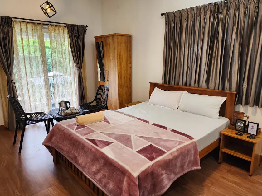 Cloud & Mist Inn-Stay with Mountain Views in Kotagiri, Near Ooty - Image 1
