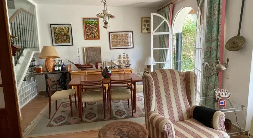 Spacious house with private pool next to Golf Club - Image 1