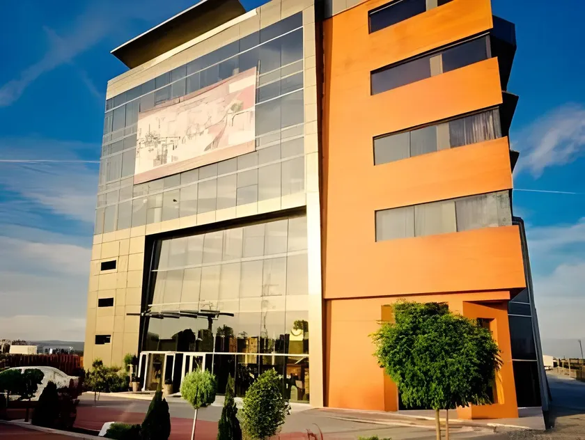 Sky Hotel - Image 1