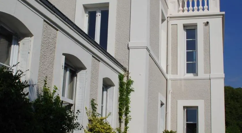 Maison Latour - Image 1