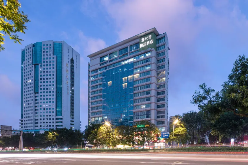 Springtime Hotel - Image 1