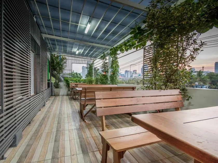 Cozy At 9 Hotel And Kitchen - Image 1