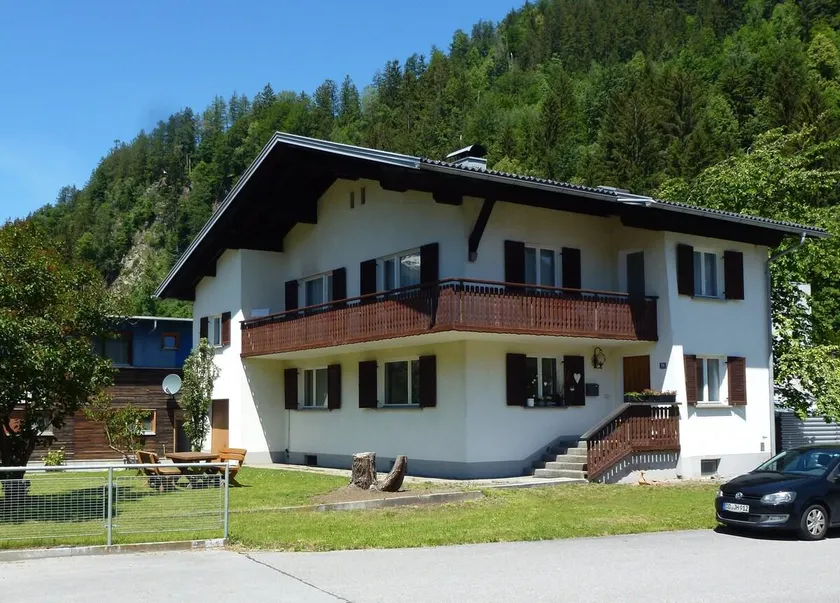 Geräumiges Appartement mit 2 Schlafzimmern - Image 1