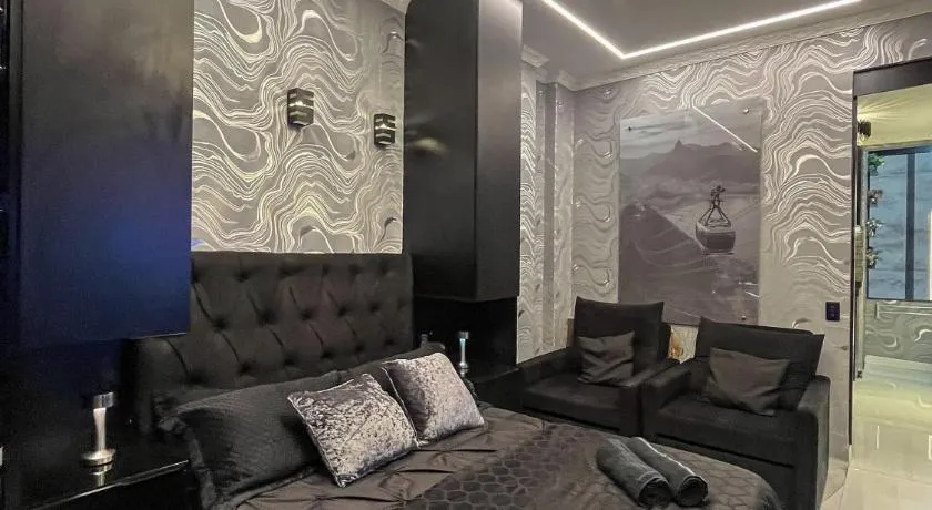 Apartamento Premium em Copacabana | Sofisticação e Conforto - Image 1