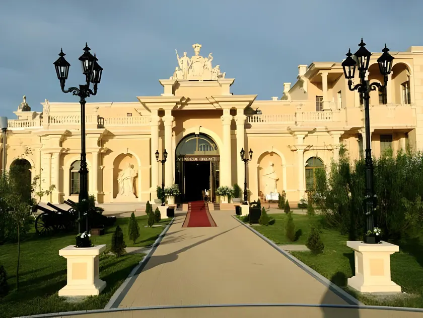 Hotel Venecia Palace - Image 1