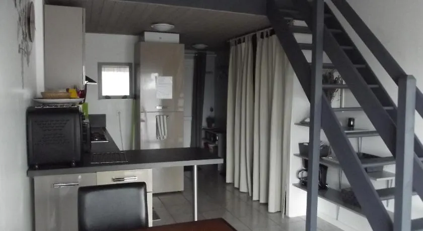 Studio confortable à Pédernec - 27m² - Terrasse ensoleillée - Image 1