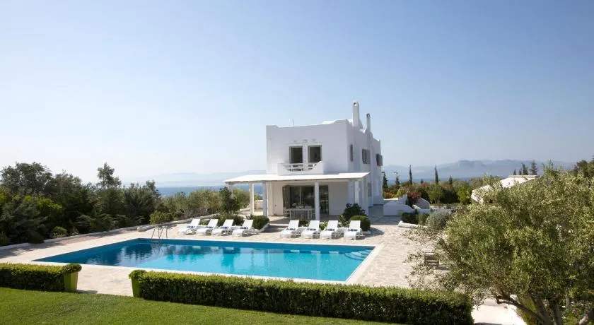 Villa Elena Loutraki - Image 1