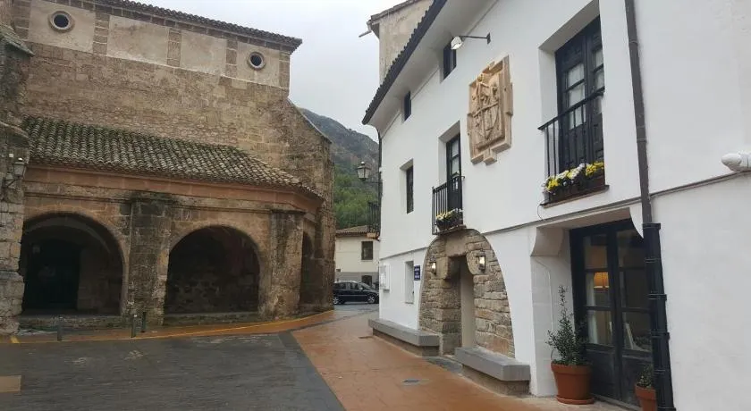 Casa Rural Las Pedrolas - Image 1
