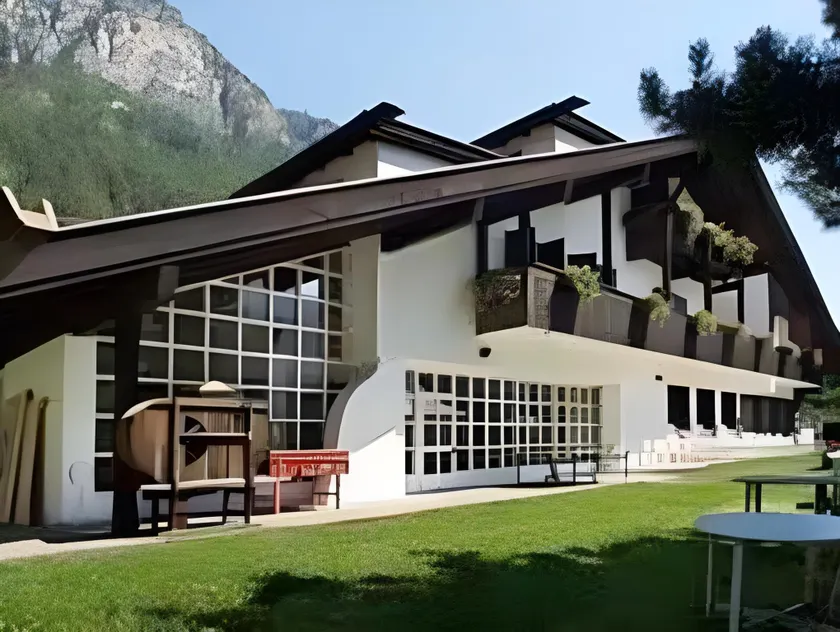 Hotel Regina Delle Dolomiti - Image 1