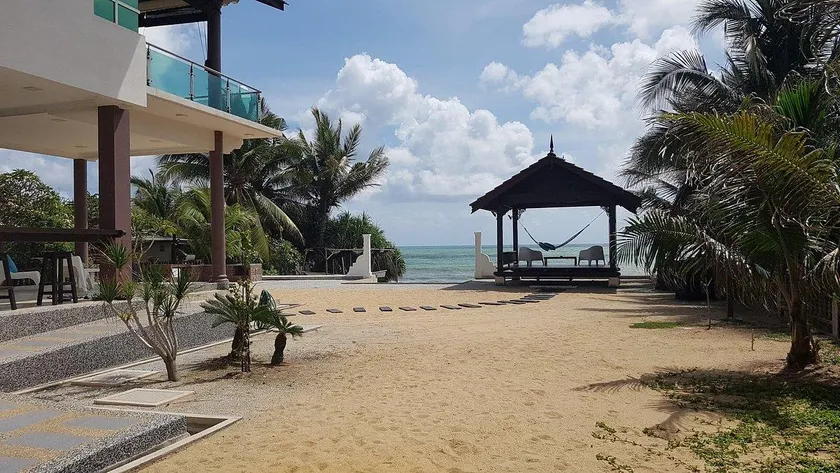Che Beach House - Image 1