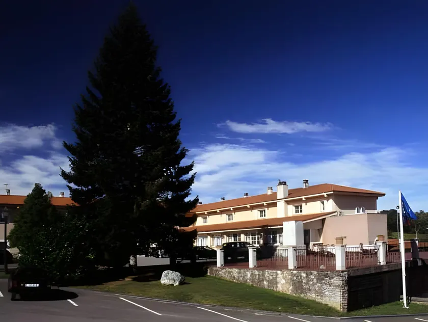 Hotel Villa De Nava - Image 1
