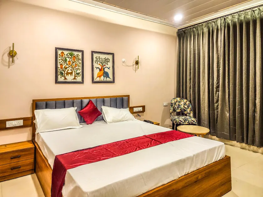 Shivani Imperial Hotel & Banquet - Image 1